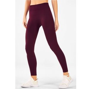 Fabletics Seamless Mid Rise Statement 7/8 Leggings